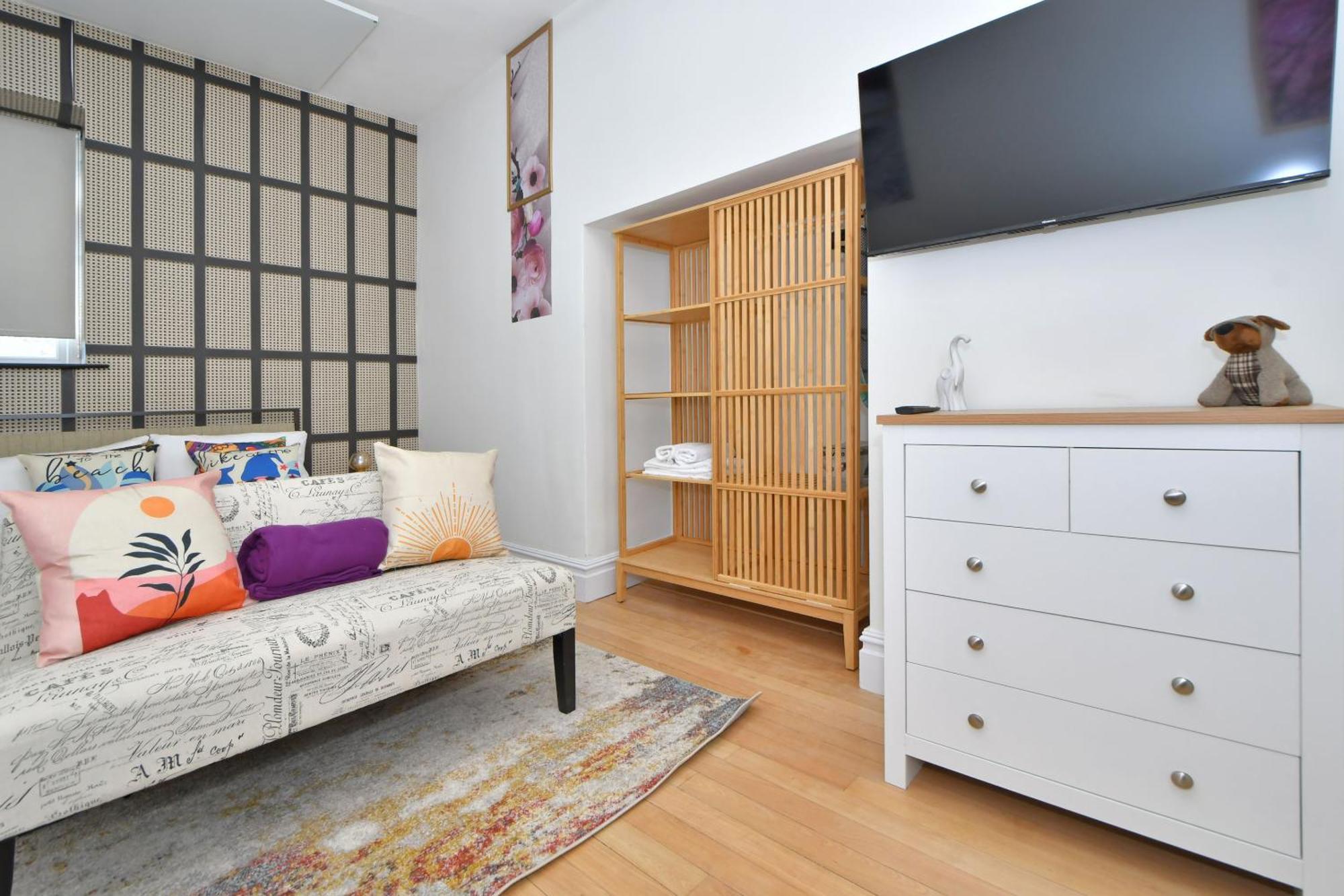 One Battison - Affordable Rooms, Suites & Studios In Stoke On Trent Exterior photo